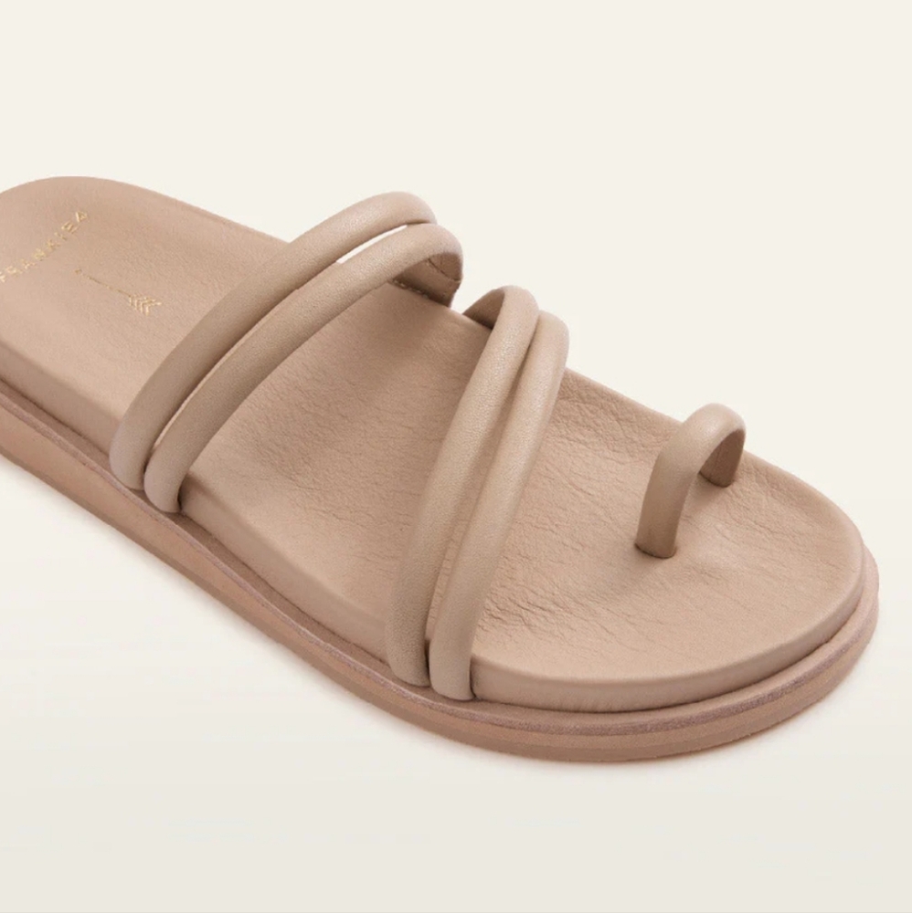 Frankie4 Willow Sand Slide Sandals